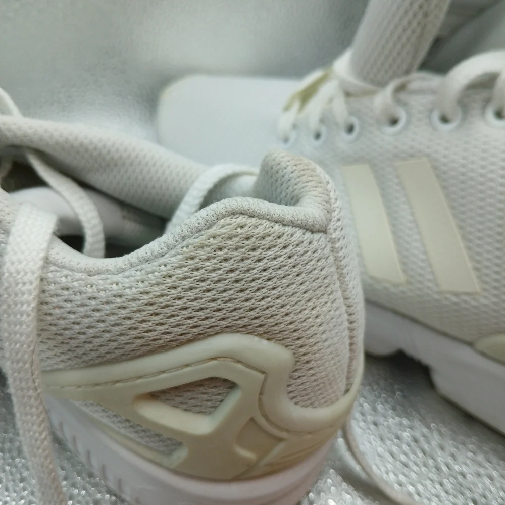 Adidas Cream and White   Torsion Sneakers Men's Size 8